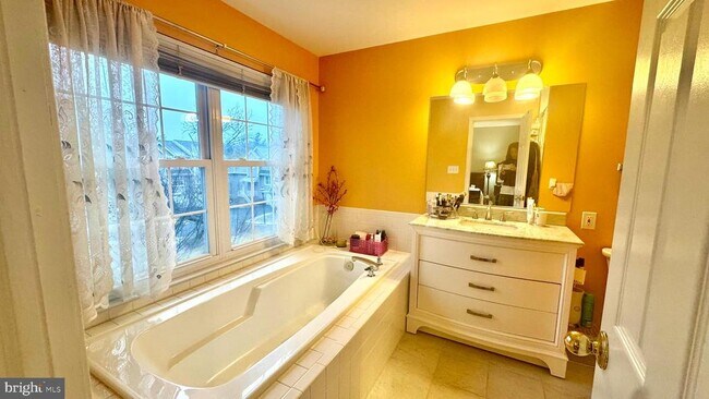 Building Photo - 32 Ketley Pl