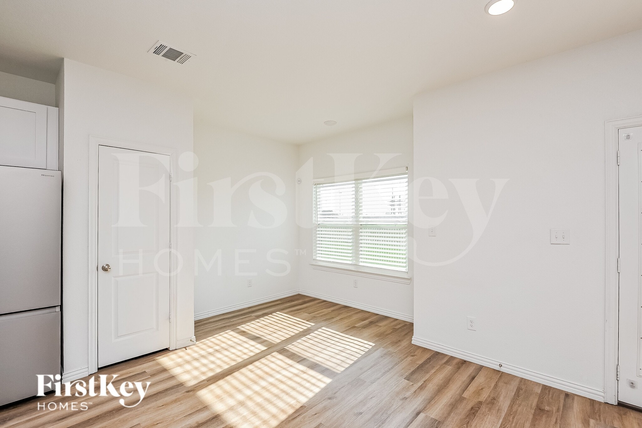 Building Photo - 7328 Parkside Pl Dr