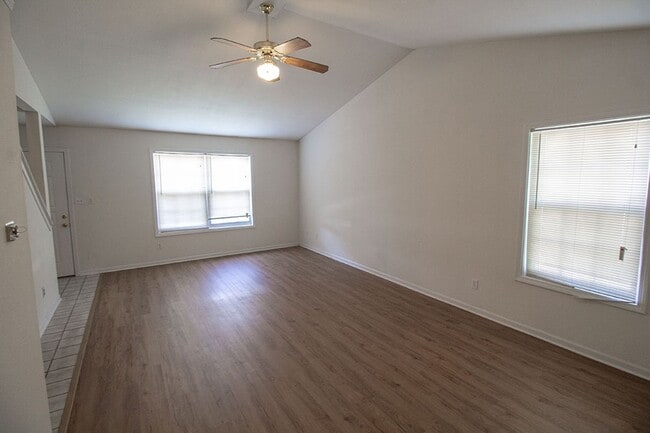 Building Photo - 5200-5202 Tessa Way