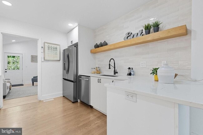 Building Photo - 2539 Gallows Rd