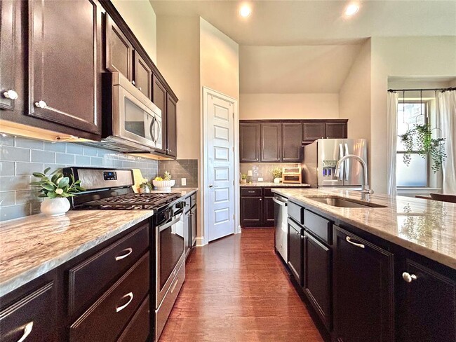 Building Photo - 7001 Etna Way