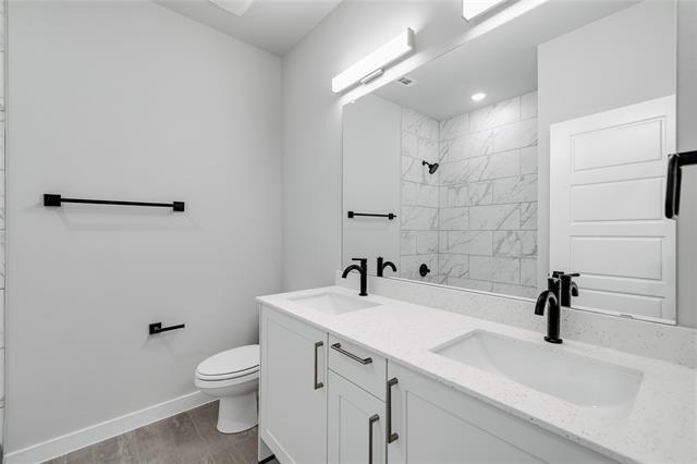 Building Photo - 4027 Clovis St