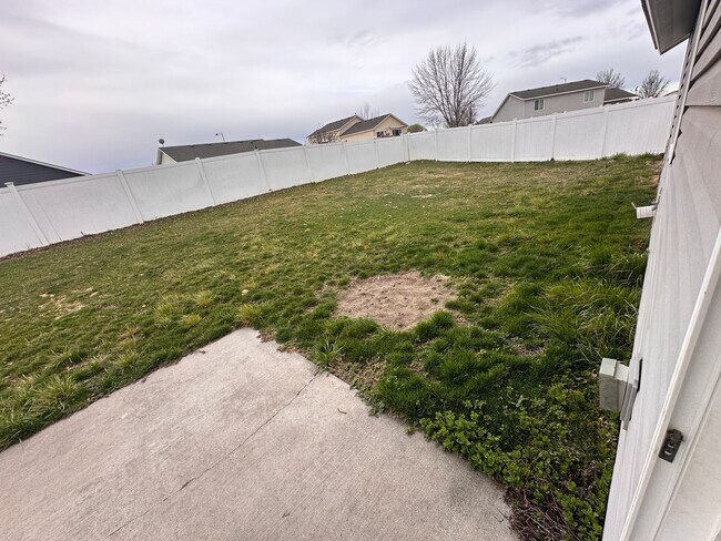 Building Photo - 7820 Three Rivers Dr