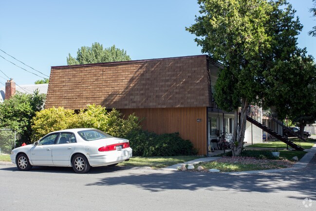 Building Photo - 461 E Locust St