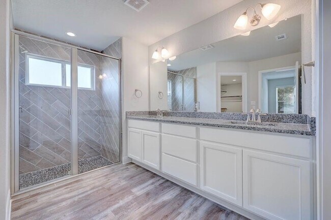 Building Photo - 2105 Valley Forge Cove