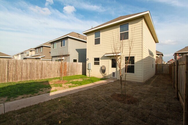 Building Photo - 3 Bedroom, 2.5 Bath Home in East Austin's ...