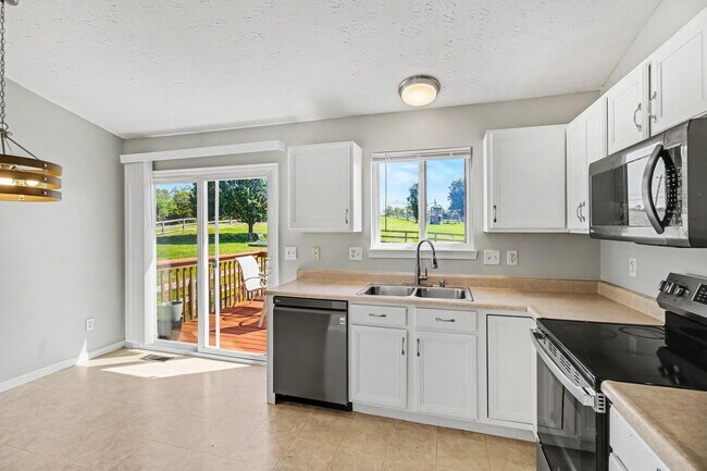 Building Photo - 6224 Baymiller Ln