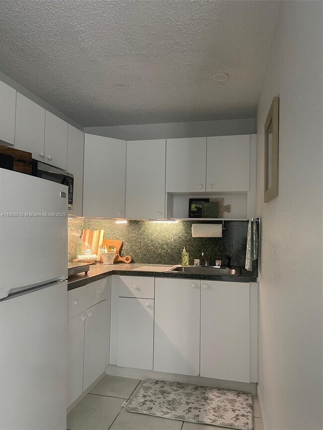 Building Photo - 10742 SW 138th Pl