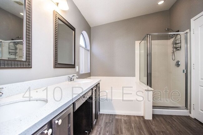 Building Photo - 4650 S Greythorne Way