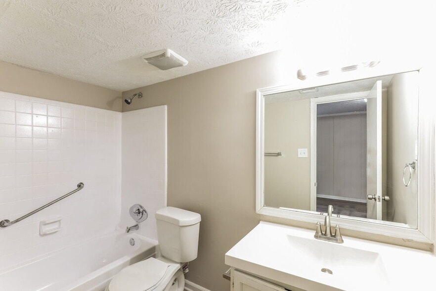 Building Photo - 8964 Raven Dr
