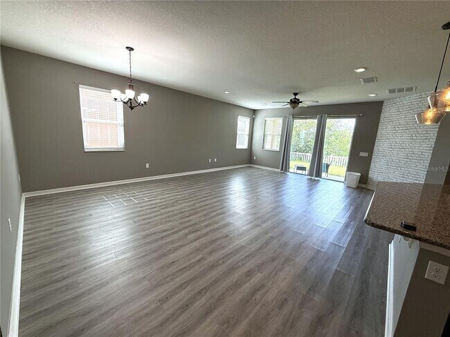 Building Photo - 10638 Laguna Plains Dr