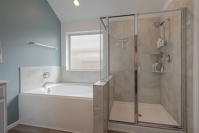 Building Photo - 506 Pecan Landing Ln