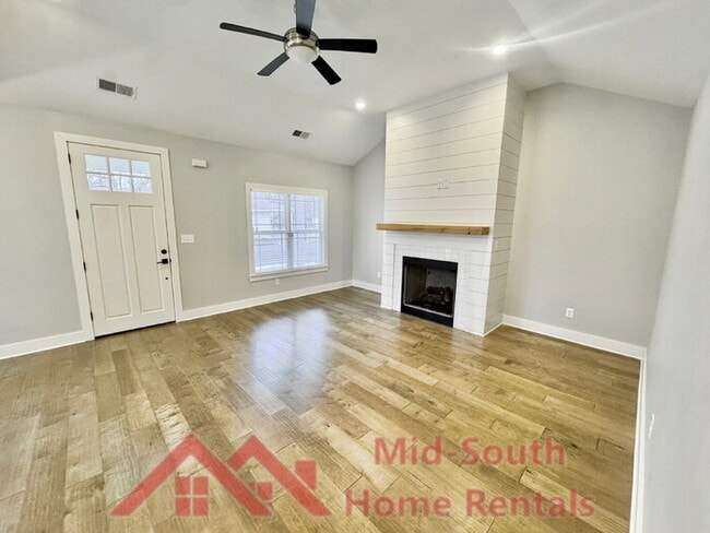 Building Photo - 441 Josephine St