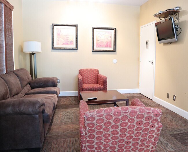 Game room on property for use by residence - 10 Perimeter Summit Blvd NE