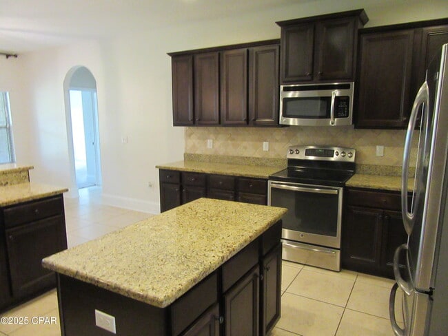Building Photo - 114 Lake Merial Shores Dr