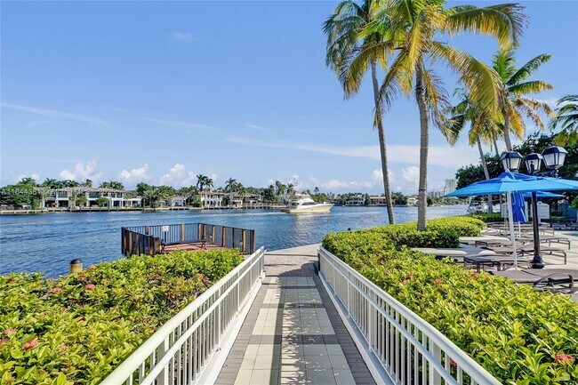 Building Photo - 21150 Point Pl