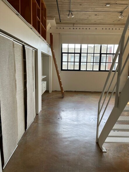 Building Photo - 247 4th St