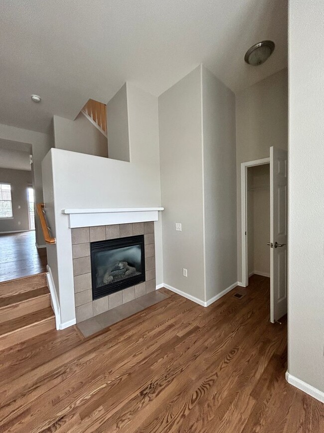 Building Photo - Well Maintained Townhouse in Highlands Ranch