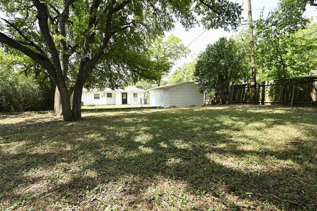 Building Photo - 2110 Westover Rd