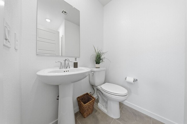 Building Photo - BRAND NEW, NEVER-LIVED-IN Lennar Corner Unit — 4 Bed / 3 Bath with Premium Upgrades!