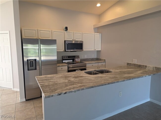 Building Photo - 3715 SW Santa Barbara Pl