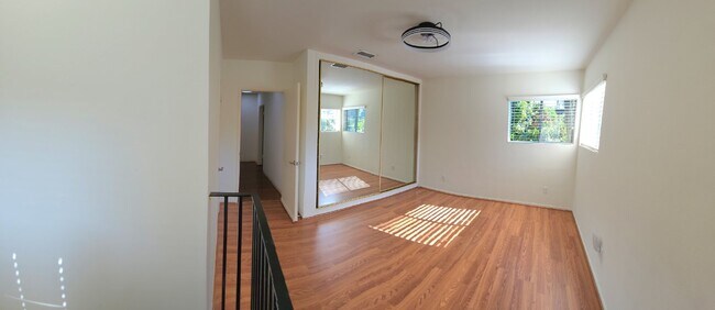 Building Photo - 3326 Floyd Ter Los Angeles, CA 90068