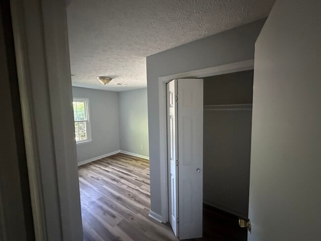 Building Photo - Daniel Hill Apartments