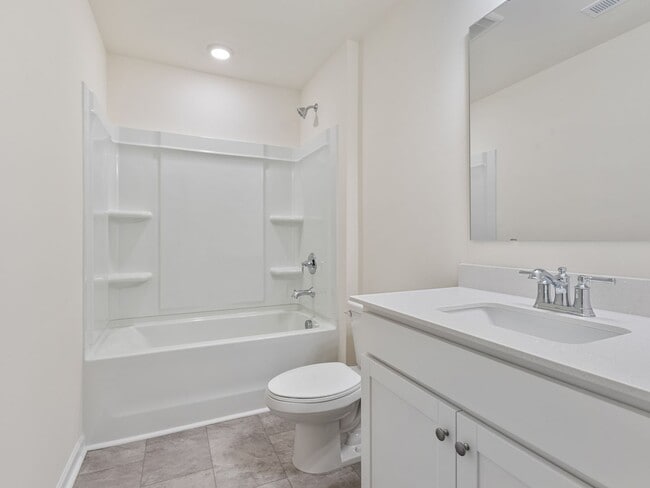 Building Photo - Like New Townhome in North Charlotte.