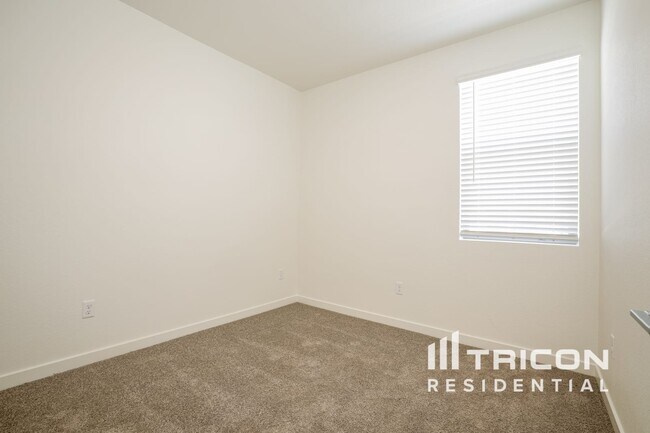 Building Photo - 761 Fire Wheel Dr