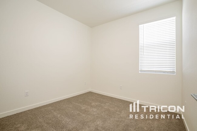 Building Photo - 801 Fire Wheel Dr
