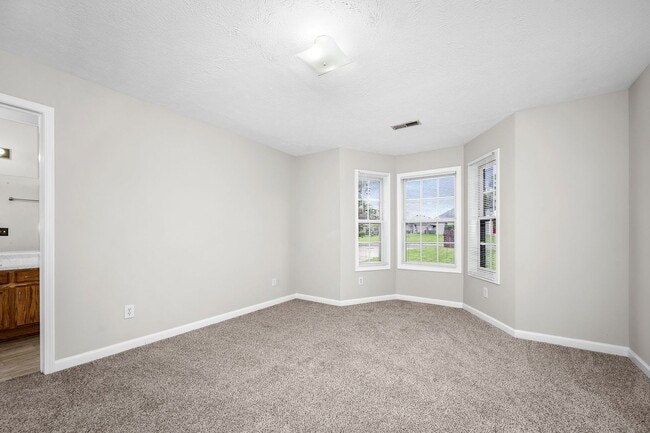 Building Photo - 9002 Macbeth Dr