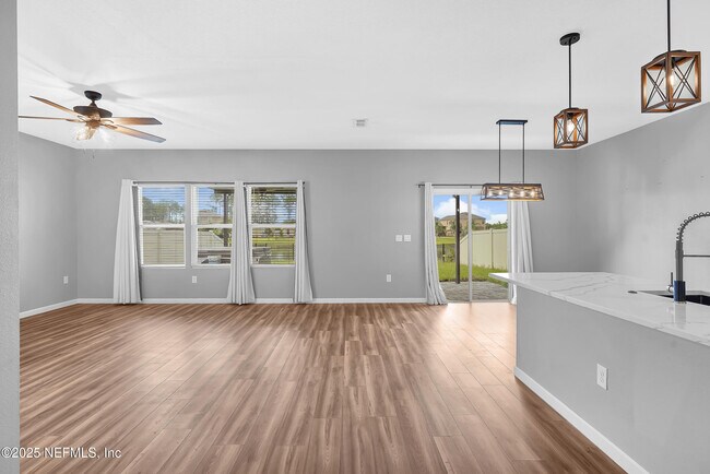 Building Photo - 150 Logrono Ct