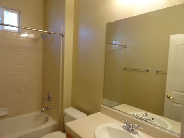 Building Photo - 3100 Club Center Dr