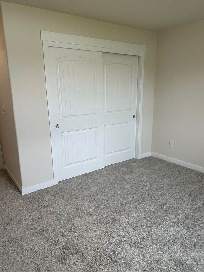 Building Photo - Alderbrook Homes, Newer Construction!