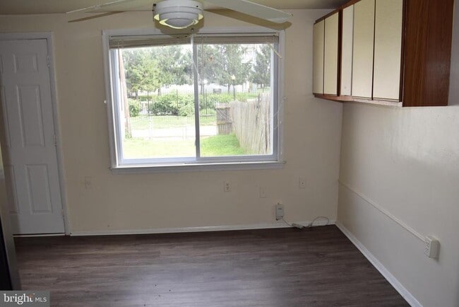 Building Photo - 2111 Larkhall Rd