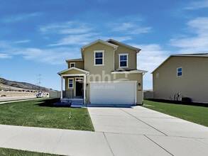 Building Photo - 2444 S Wild Horse Way