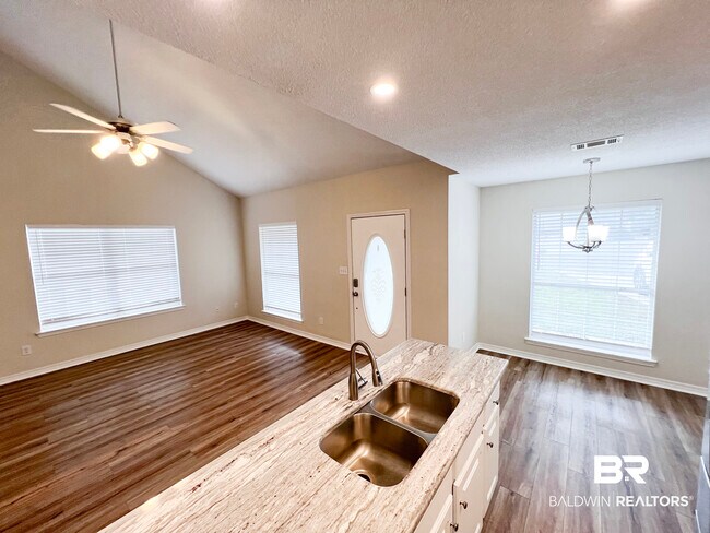 Building Photo - 120 Covey Run Pl