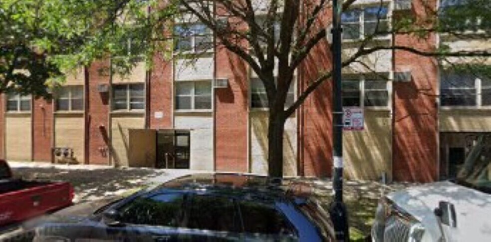 Building Photo - 6830 N Sheridan Rd