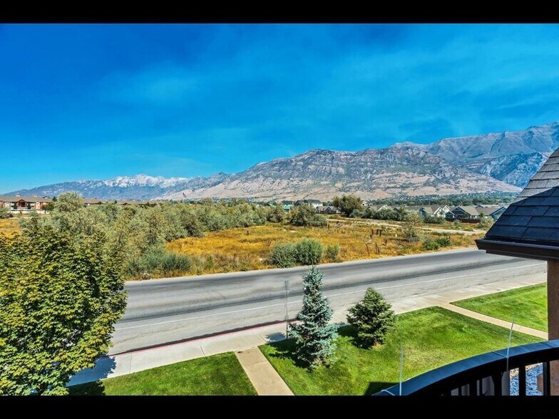 Building Photo - 986 W 270 S
