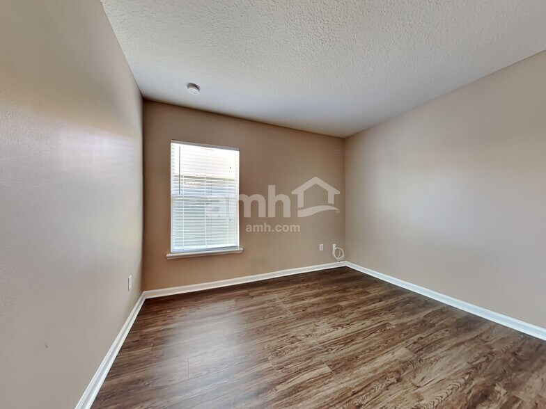 Building Photo - 12618 Wooded Bluff Ct