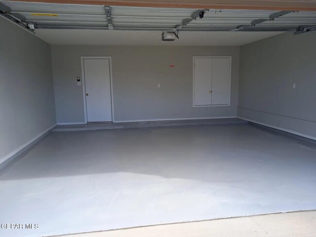 Building Photo - 6048 Palmdale St