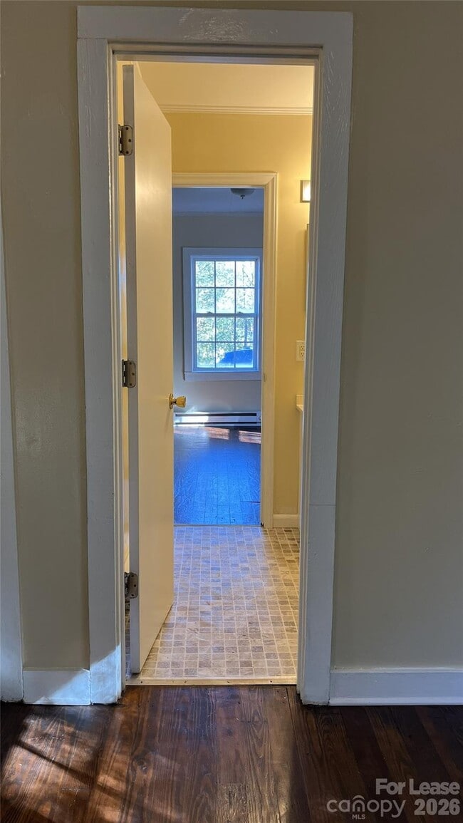 Building Photo - 2621 Dr Carver Rd