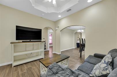 Building Photo - 12 Diaz Ave