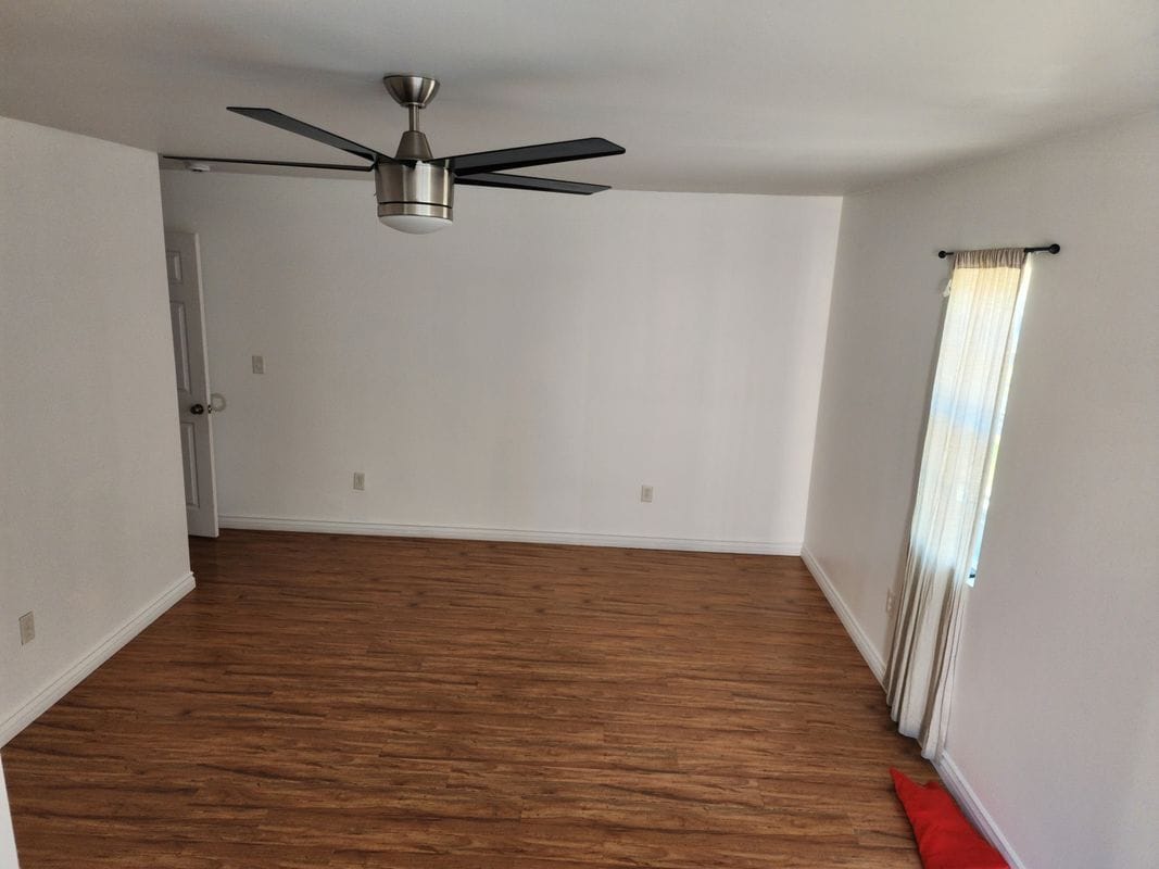 Building Photo - 1459 W 102nd St