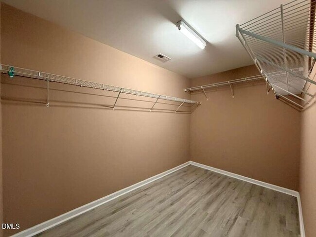 Building Photo - 1061 Remington Oaks Cir