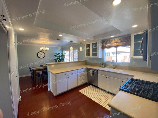 Building Photo - "COMING SOON - Spacious 2-Bed Townhouse in Ventura's Heart!"