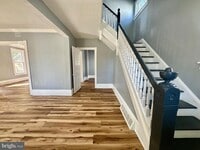 Building Photo - 108 S Main St