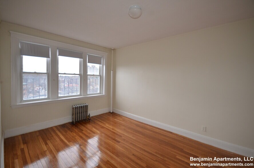 Building Photo - 1820 Commonwealth Ave