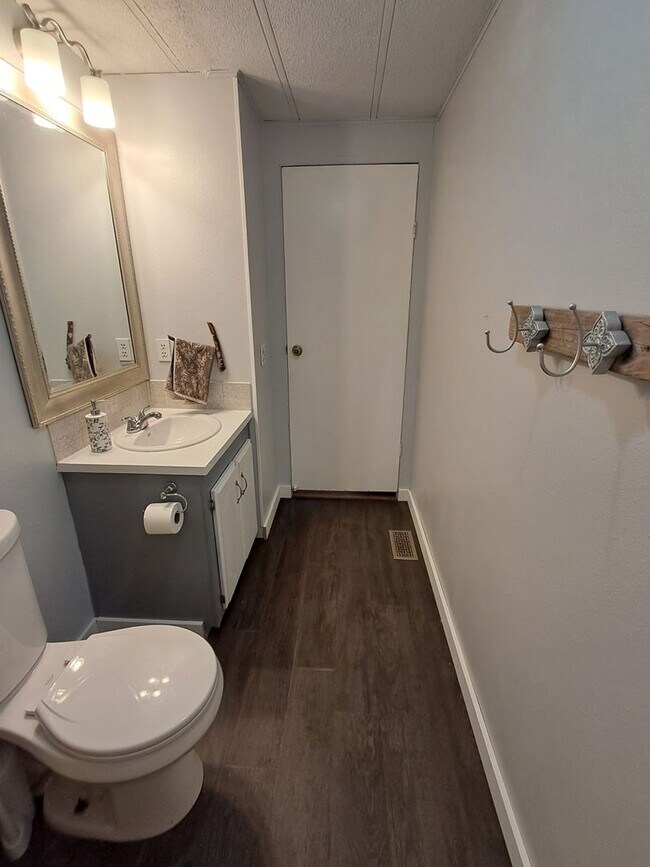 Building Photo - Seabeck 3 Bedroom Oasis Available for Rent...