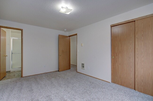 Building Photo - 3bd 2ba Single Level Home in Mountain View Neighborhood